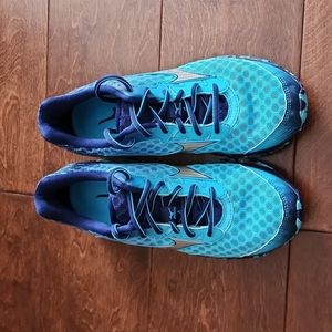 Mizuno Wave Prophecy 4